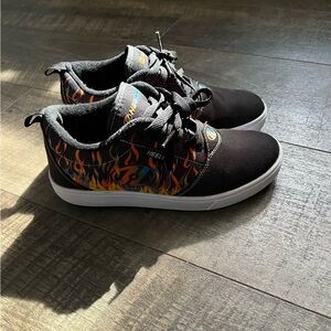 Heelys Pro 20 Prints Skate Sneakers Hardware included Size 7